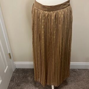 Elegant Gold Pleated Skirt